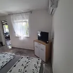 Lägenhet Katy Vir