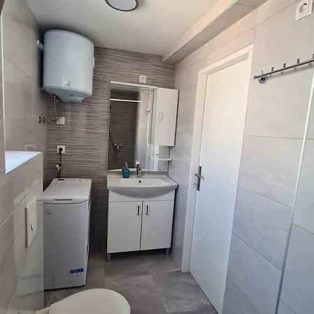 Apartman Katy 250 M Od Plaze Terasa Parking *